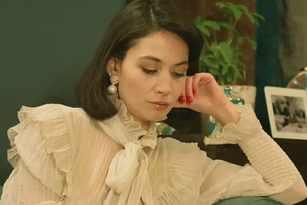 İlayda Çevik como Betül Arcan en la telenovela turca "Tierra amarga" (Foto: Tims & B Productions)