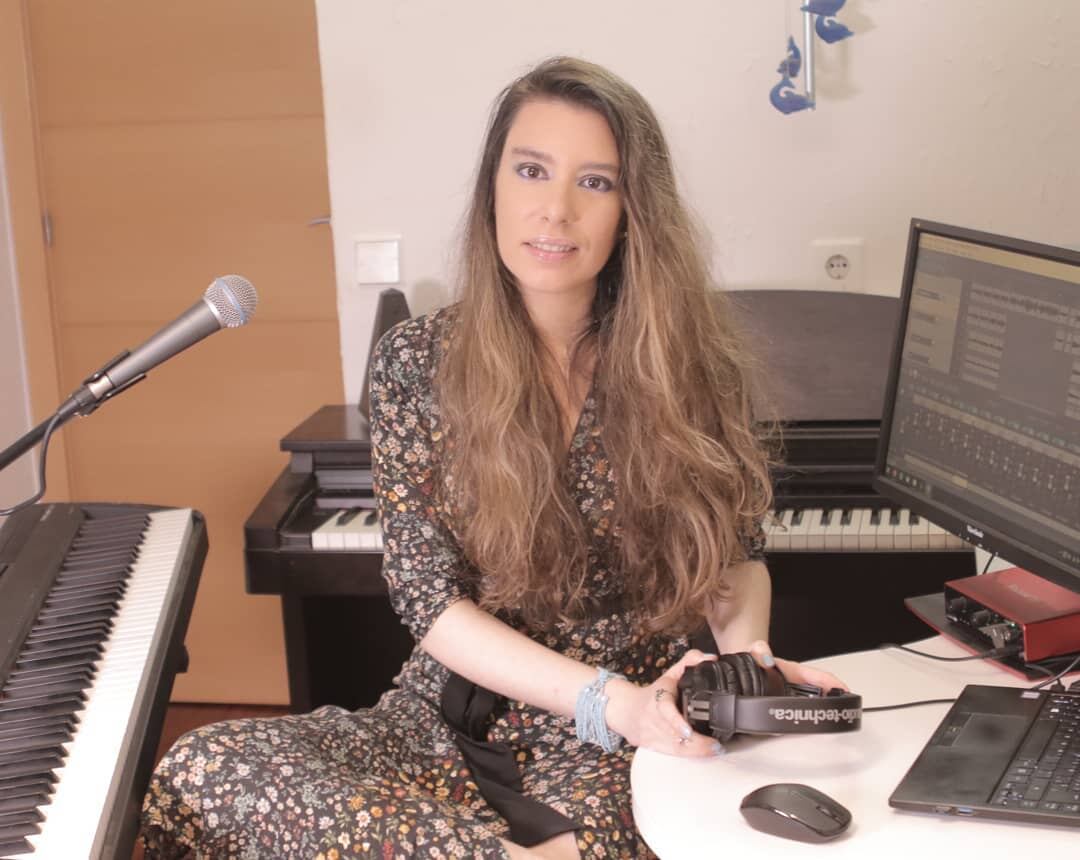 June Calsor nació en España y desde pequeña se sintió atraída por la música (Foto: June Calsor / Instagram)