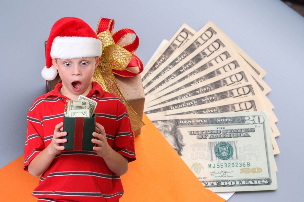 Lo importante es que sepas en que utilizará el dinero y vayas formando su independencia. Foto: Composición / Istock.