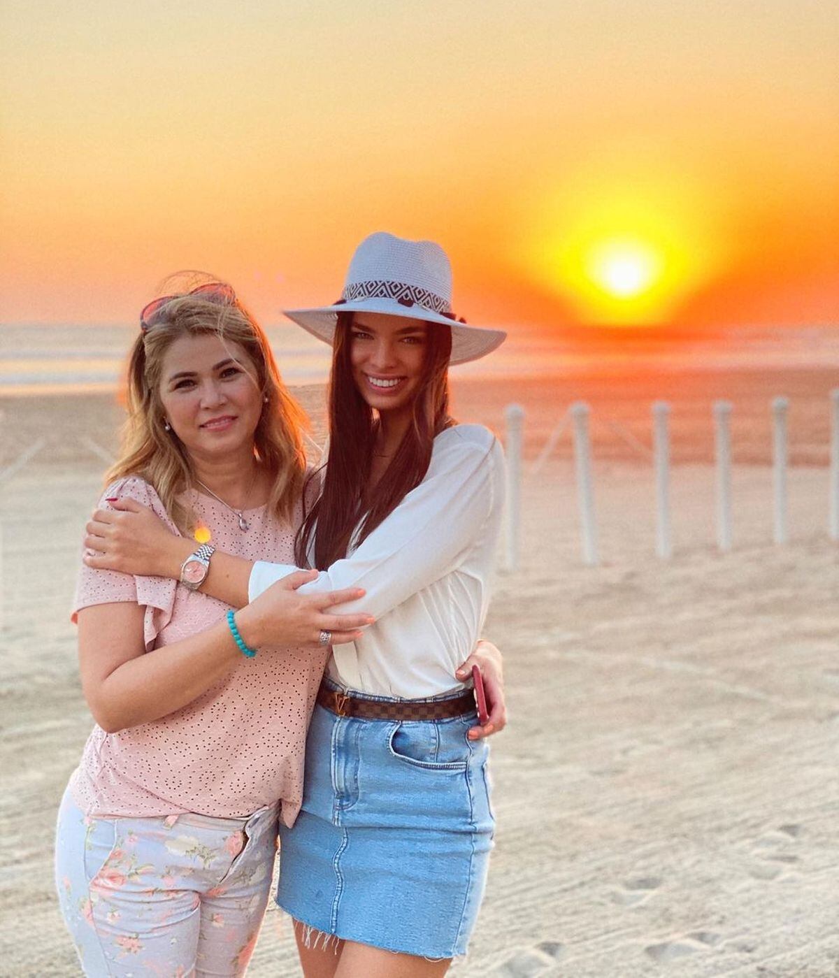 Un atardecer al lado de la mujer más importante en la vida de reina de belleza (Foto: Nadia Ferreira / Instagram)