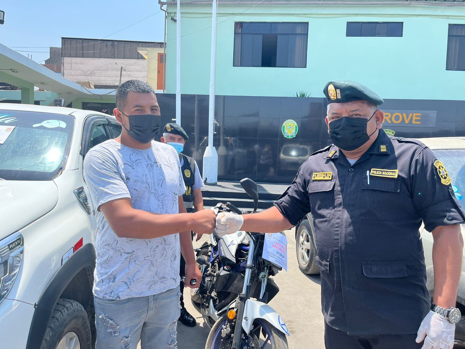 Policías de Diprove atraparon a Ronald Gabriel Orduña Torres (22), y recuperaron una camioneta Hi Lux.