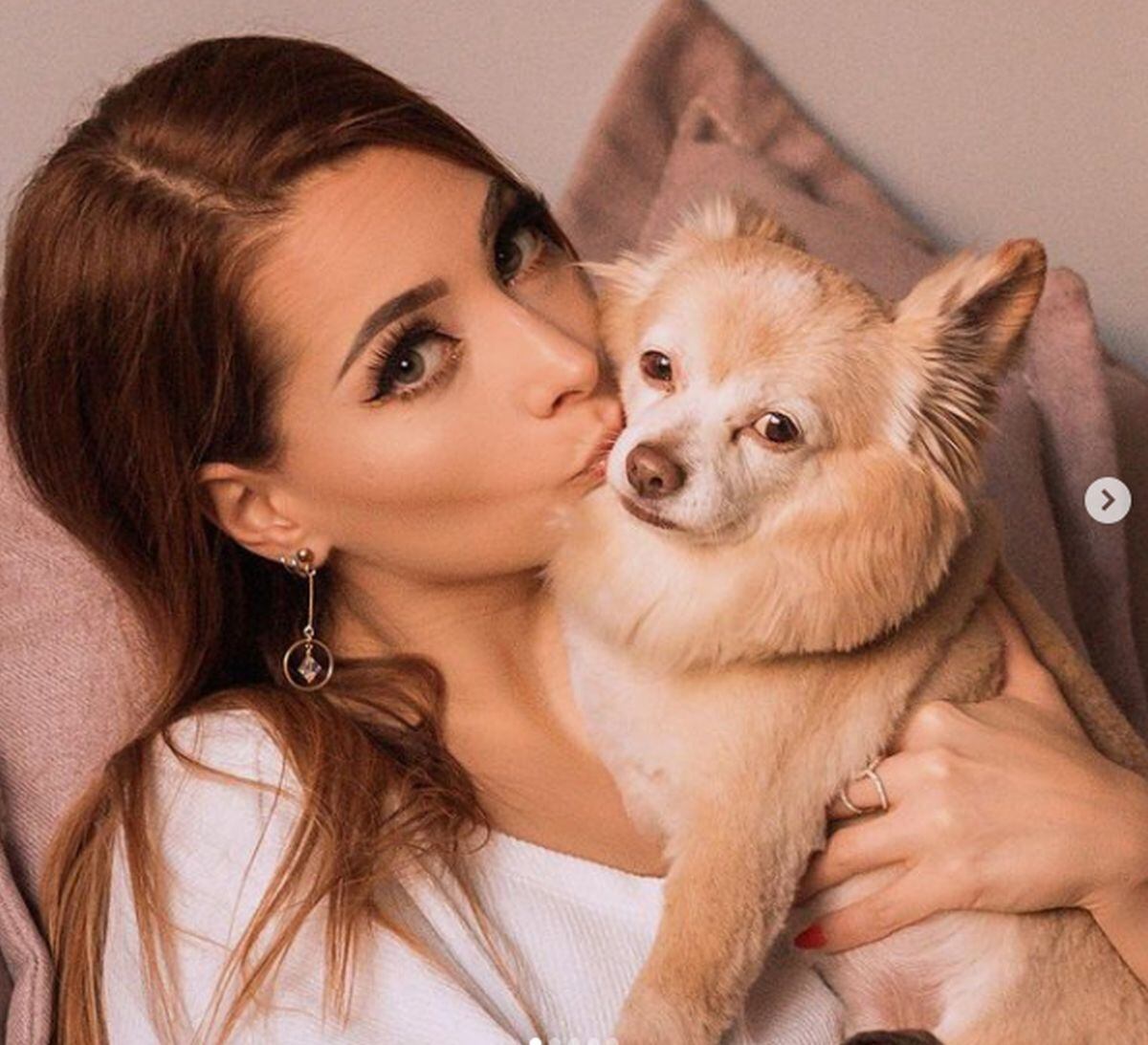 La influencer siempre se tomaba fotografías al lado de Steewy, su engreído, por el que vivía enamorada (Foto: YosStop / Instagram)