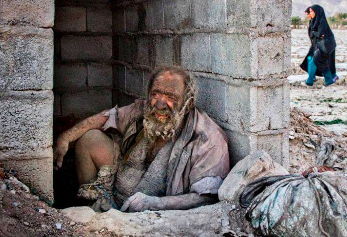 Amou Haji, el hombre más sucio del mundo