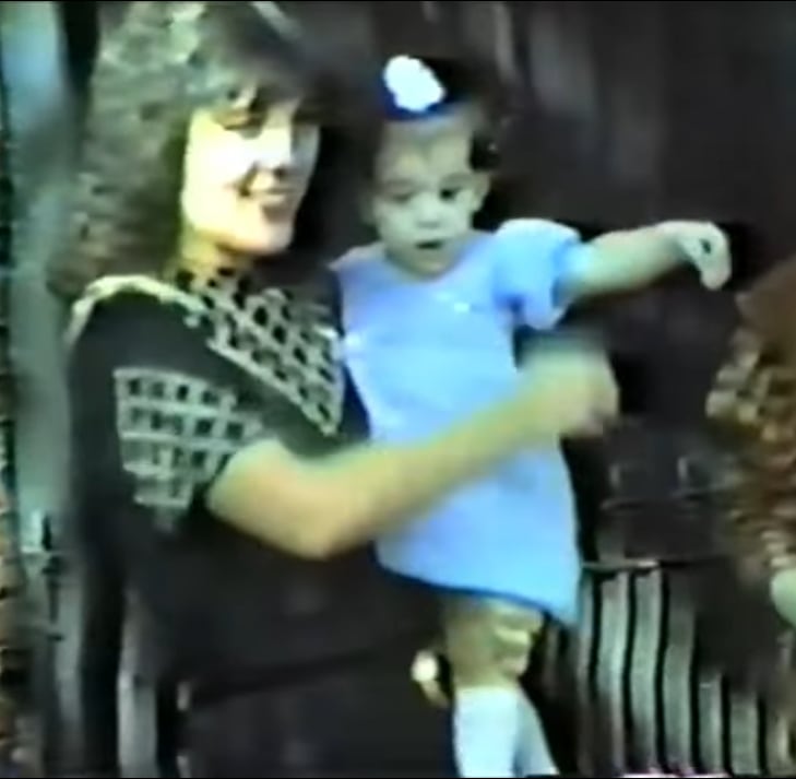 Una de las imágenes del video que subió Kris Jenner para saludar a Kim. (Foto: @krisjenner / Instagram)