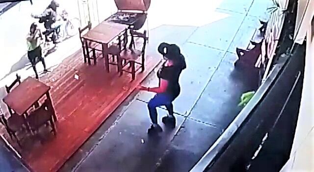 Agraviada bailaba mientras grababa un TikTok para promocionar su restaurante.