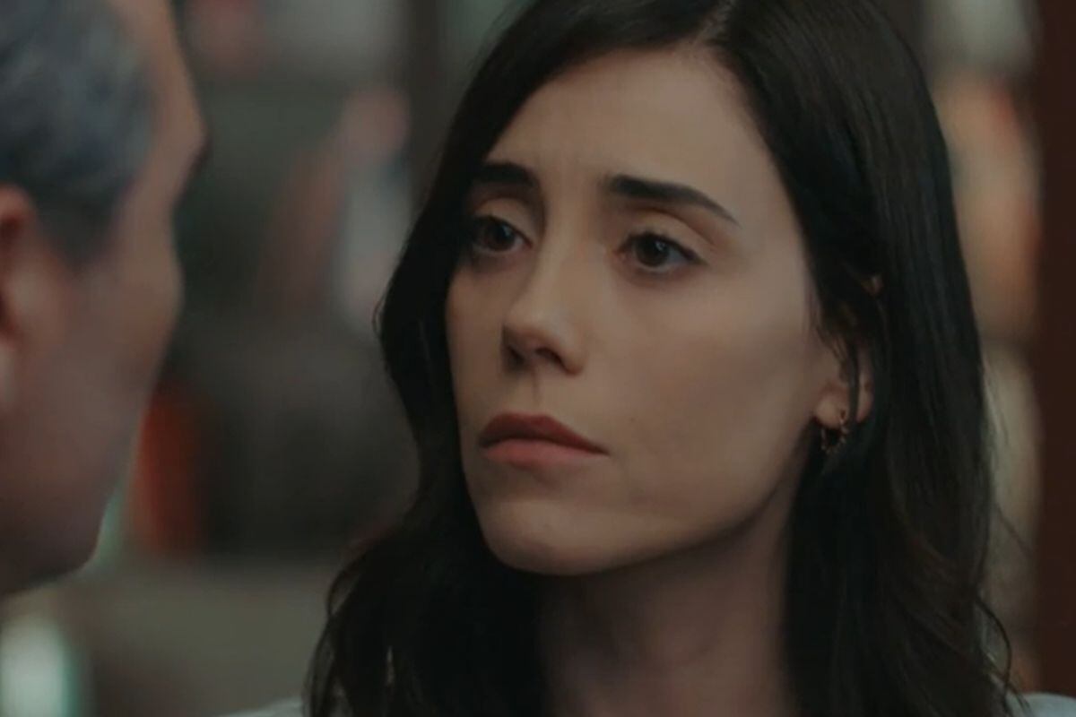 Cansu Dere interpretando a Asya Yılmaz en "Infiel" (Foto: Medyapım)