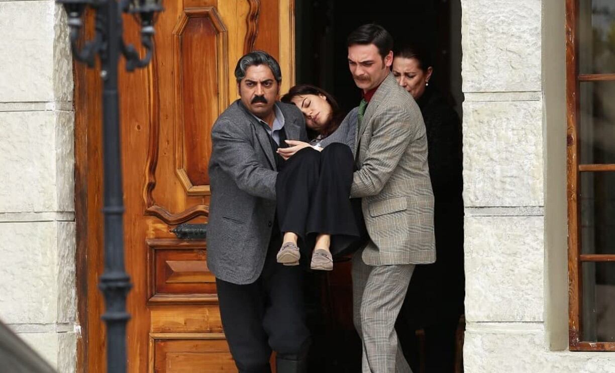Züleyha fue llevada de emergencia al hospital en "Tierra amarga". (Foto: Tims & B Productions)