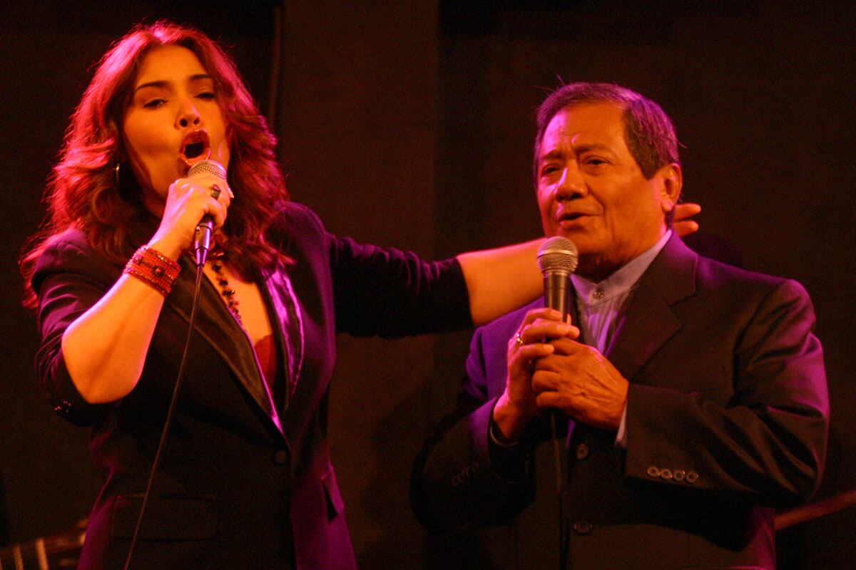 Armando Manzanero compuso más de 400 canciones en su vida. Una de sus cantantes favoritas era la peruana Tania Libertad, afincada en México.