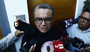 Fiscalía allana casa de Juan José Santiváñez: ministro de Dina es investigado por presunto abuso de autoridad