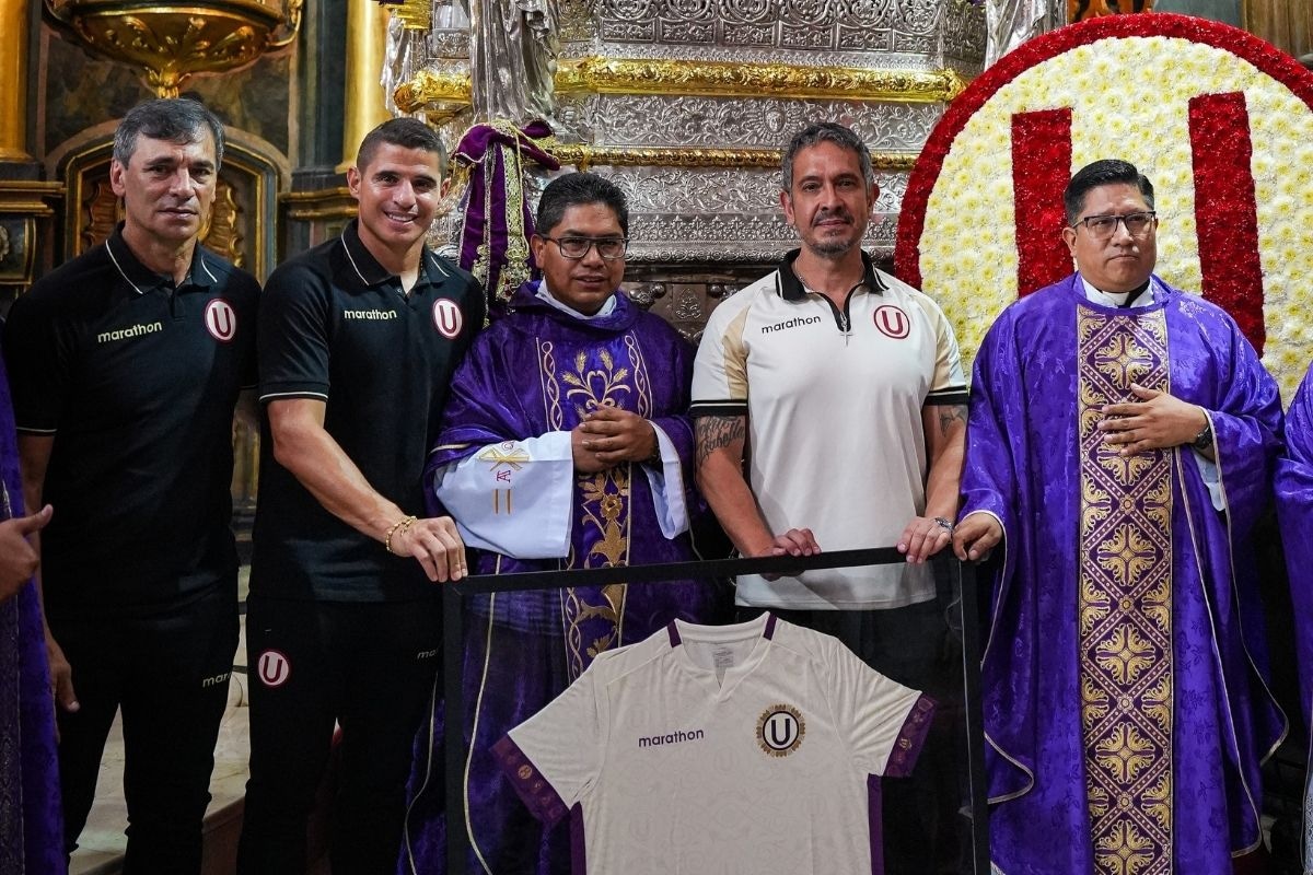 Delagación crema visitó Las Nazarenas (Foto: @universitario)