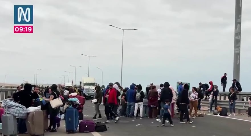 Migrantes sin documentos bloquean el paso Tacna–Arica y paralizan el tránsito fronterizo