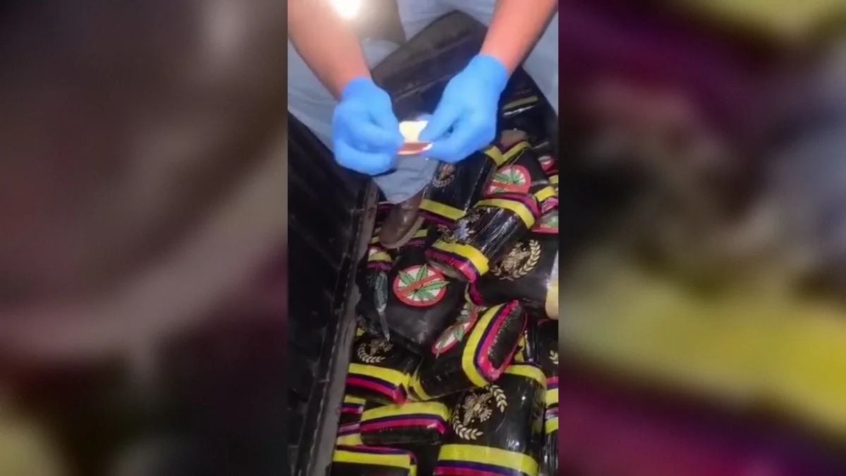 La droga iba empaquetada con los colores de Ecuador.
