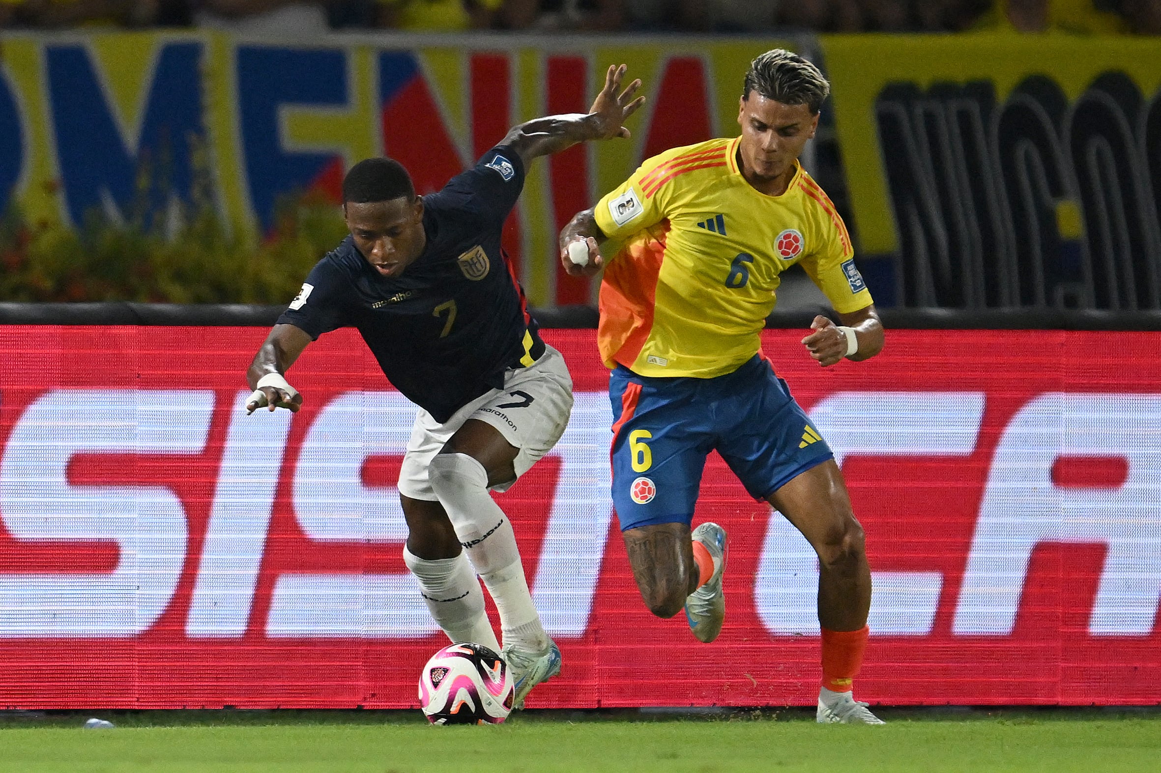 Colombia vs. Ecuador por fecha 12 de Eliminatorias 2026. (Foto: AFP)
