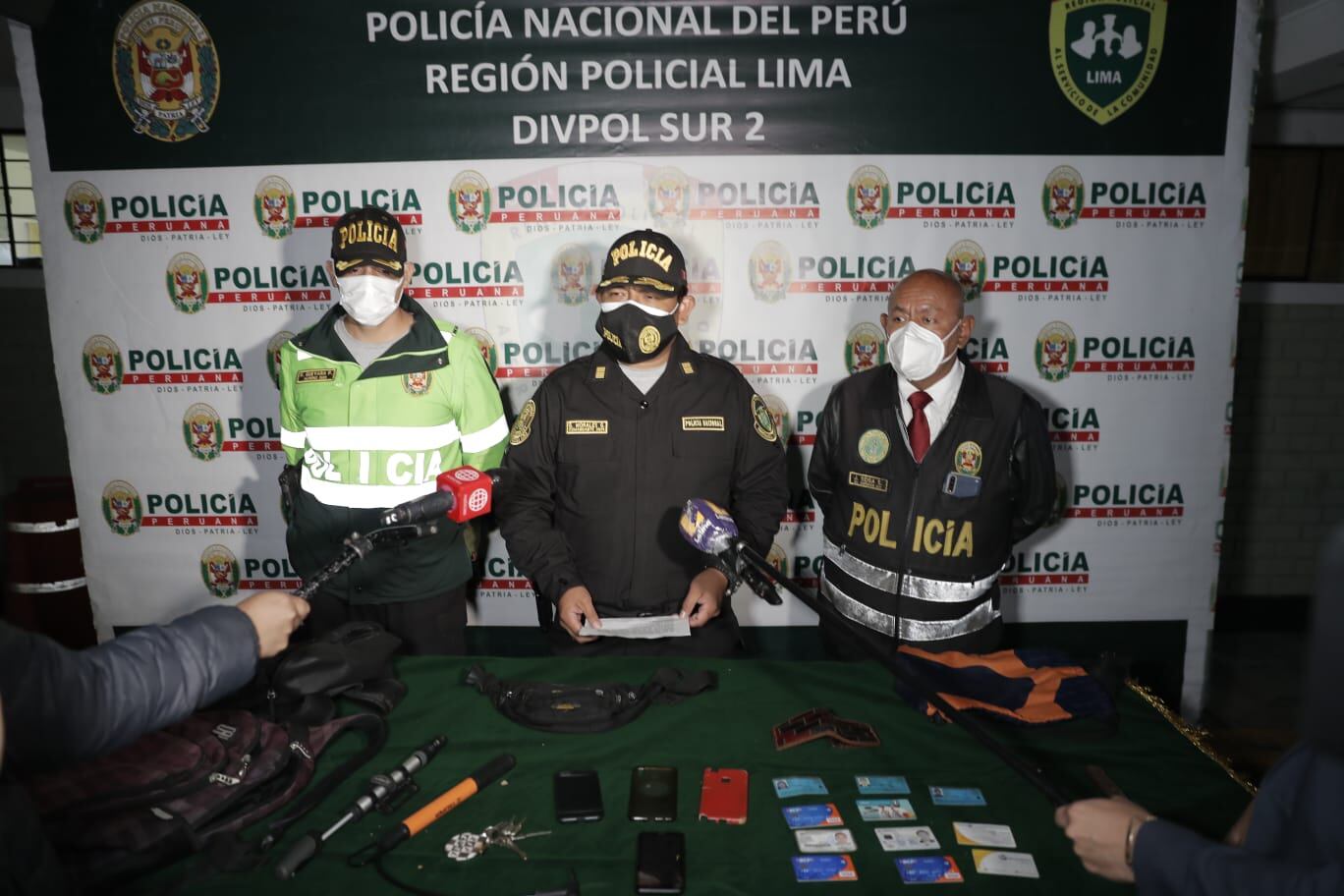 La policía está detrás de los demás integrantes de esta banda. Fotos: Renzo Salazar / @photo.gec