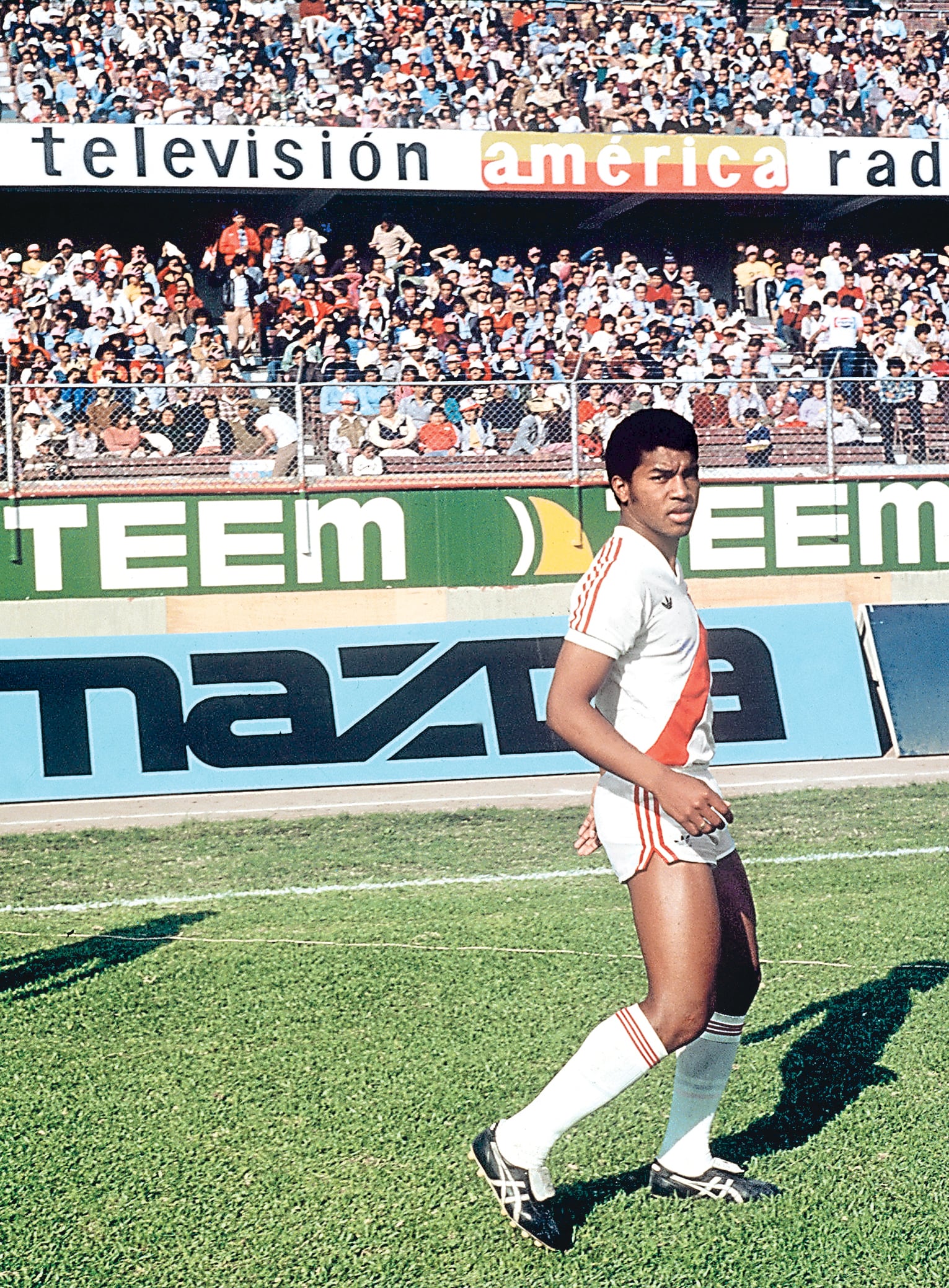 JULIO CESAR URIBE EN LA SELECCION PERUANA
FOTO ARCHIVO GRUPO EPENSA