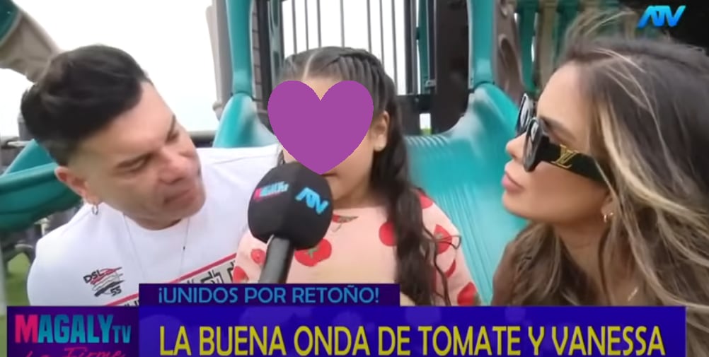 Carlos 'Tomate' Barraza y Vanessa López junto a su hija, Emiliana