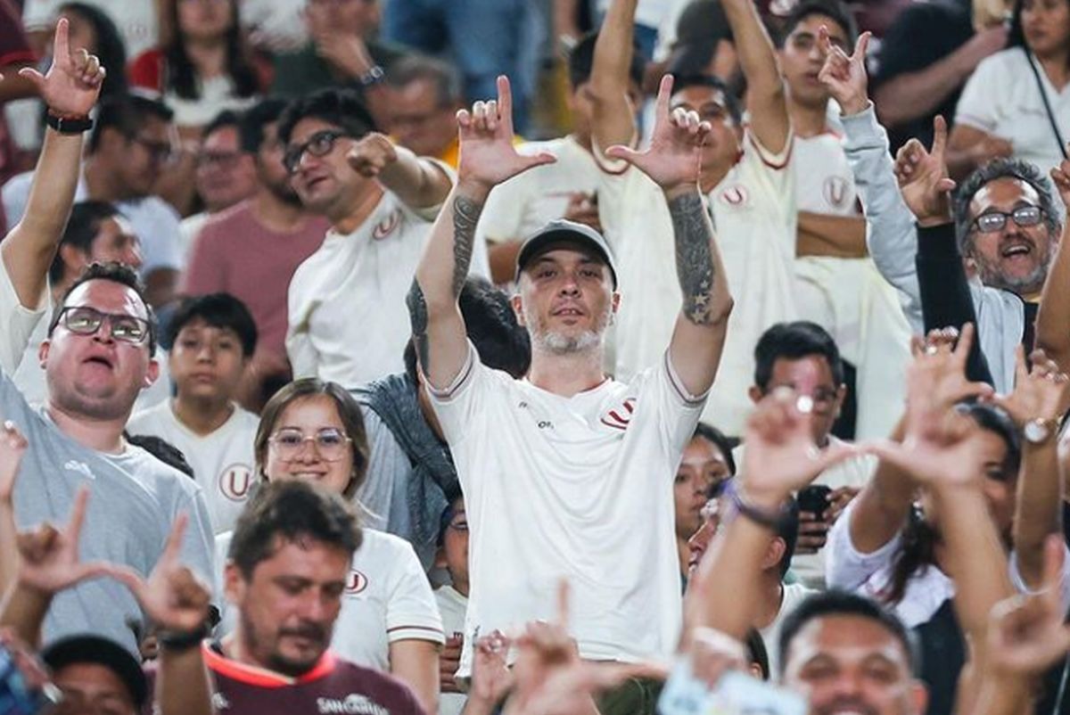 Hinchas de Universitario de Deportes. Foto: IG