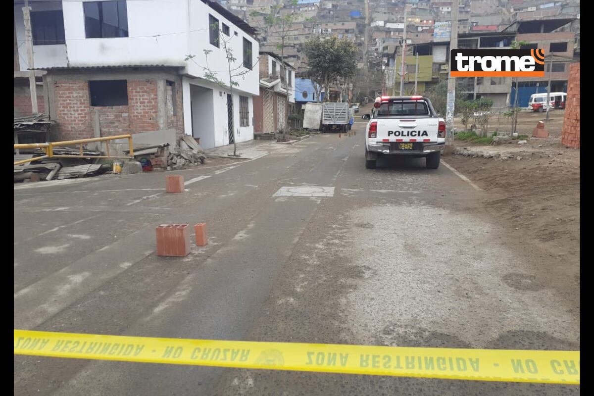 Dos jóvenes, uno de ellos padre de familia, son asesinados por barristas de la 'U' en Villa María del Triunfo. (fotos: Mónica Rochabrum/Trome)