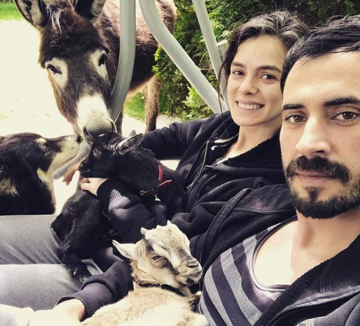 Özge Özpirinçci y Burak Yamantürk sin amantes de los animales (Foto: Özge Özpirinçci/Instagram)