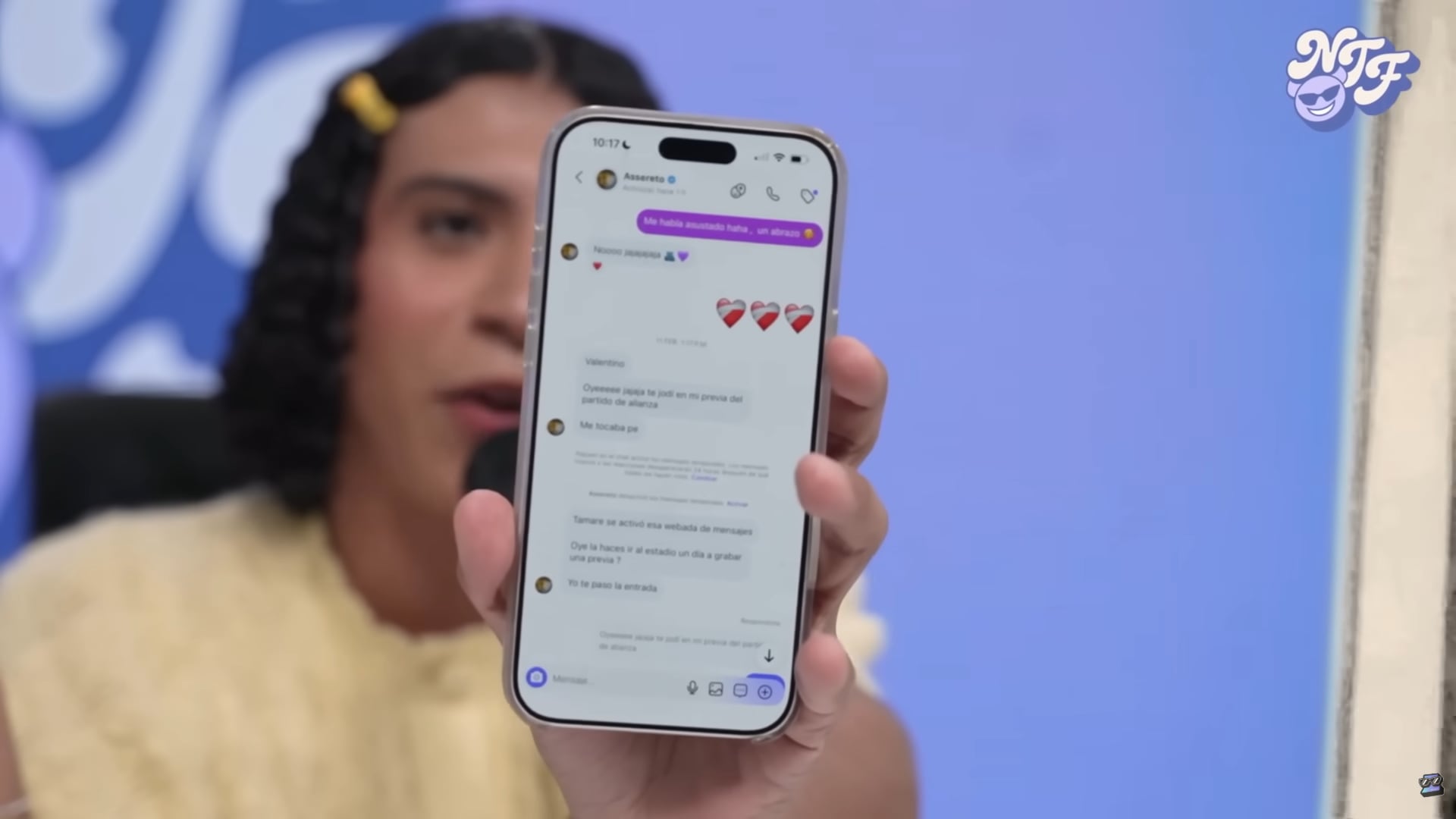 Muestra chats con Gino Assereto. (YouTube)