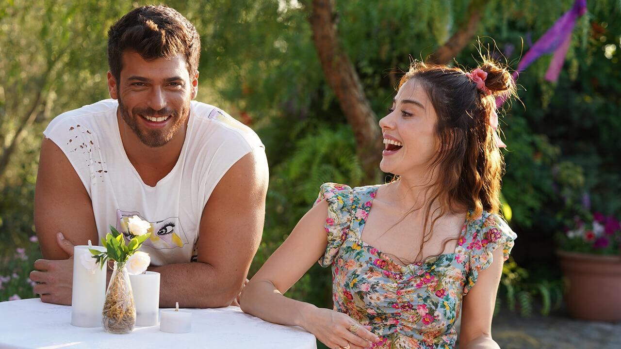 “El hombre equivocado” está protagonizada por Can Yaman y Özge Gürel (Foto: Gold Film)