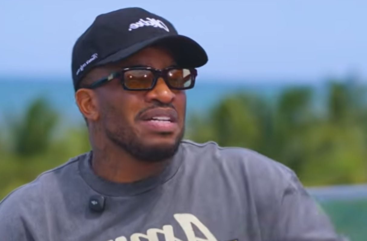 Jefferson Farfán sorprende con saludo a “la mujer más correcta del Perú”, ¿indirecta a Magaly Medina?. (Foto: Captura de YouTube/ "SATÉLITE+)