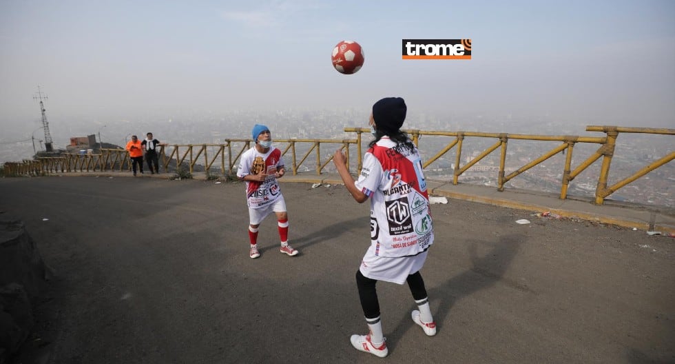 Hermanos Patadita logran muevo récord sin dejar caer el balón. (Trome / Britanie Arroyo)