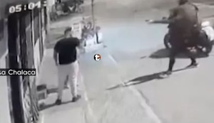 ¡Callao bajo fuego! Sicarios balean a hombre a plena luz del día cuando paseaba con su pareja | VIDEO