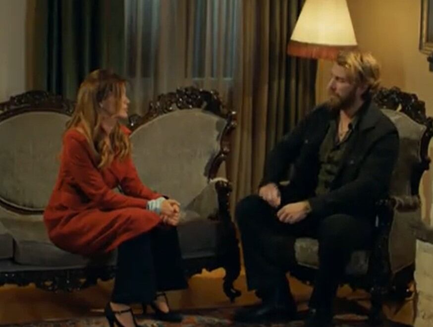 Züleyha sostiene una conversación sincera con Fikret (Foto: Tims & B Productions)