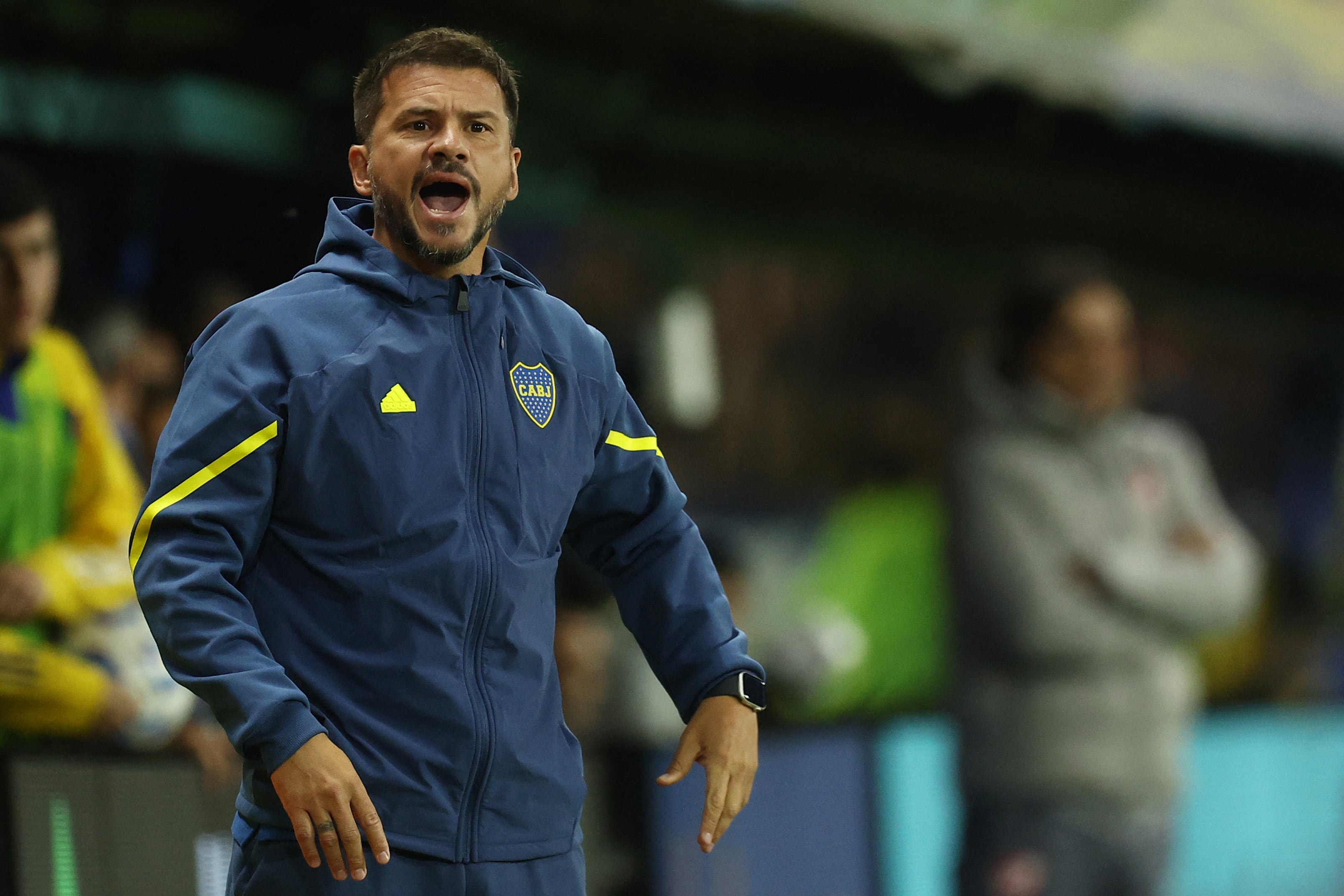 Mariano Herrón será el que reemplazará a Fernando Gago, tras su salida de Boca Juniors, según el diario Olé.