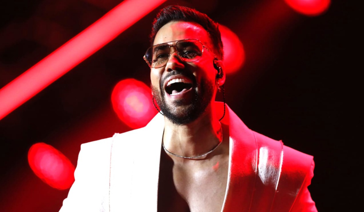 Romeo Santos disfrutando uno de sus conciertos. (Imagen: César Bueno @photo.gec)