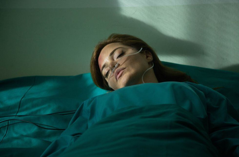 Ümit le salva la vida a Züleyha (Foto: Tims & B Productions)