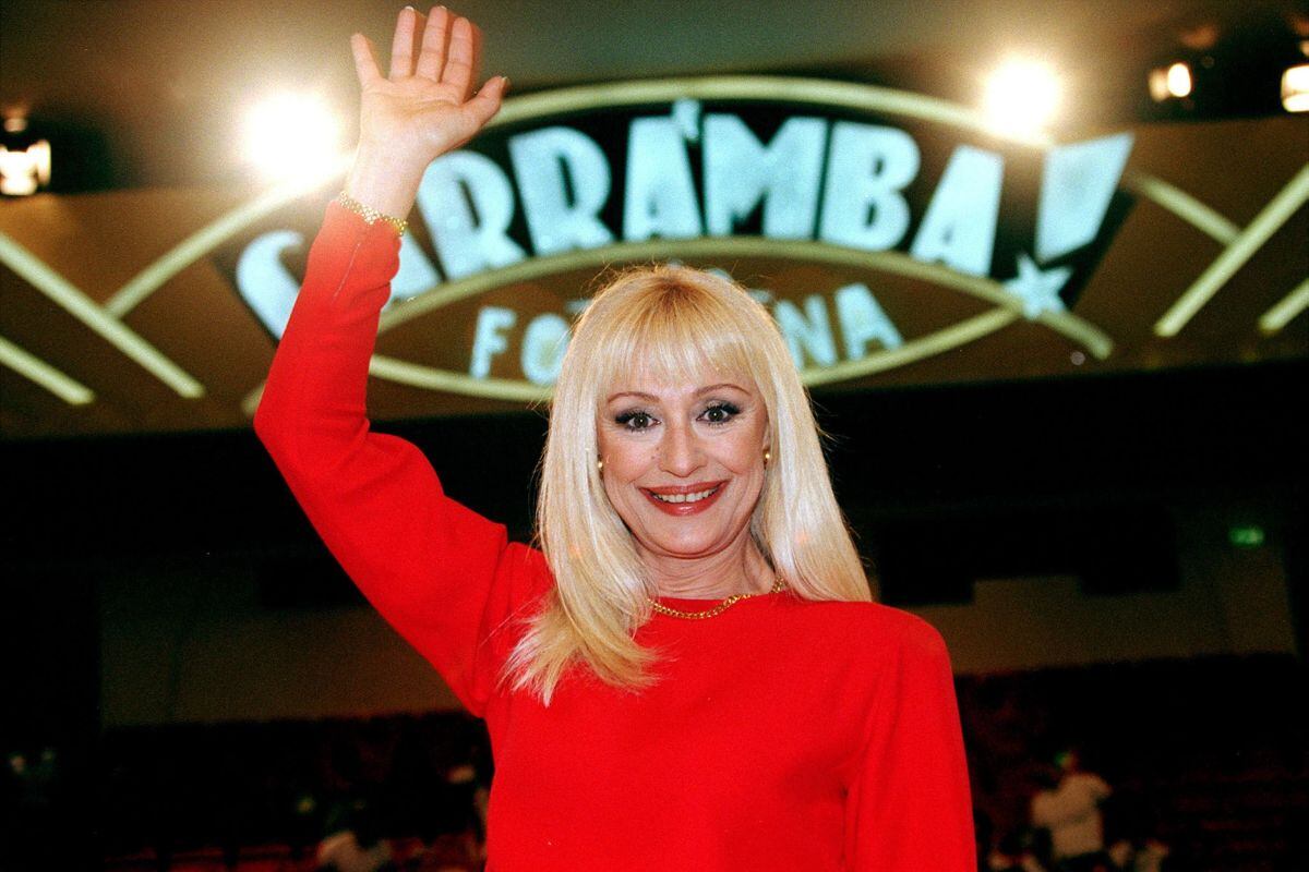 El 5 de julio partió a los 78 años la polifacética Raffaella Carrà. Cantante, actriz y presentadora de televisión, la artista italiana deja en un agujero entre el público y sus colegas, quienes la querían y admiraban (Fuente: EFE)