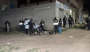 Juliaca: Turba enardecida lincha a delincuente y le prende fuego