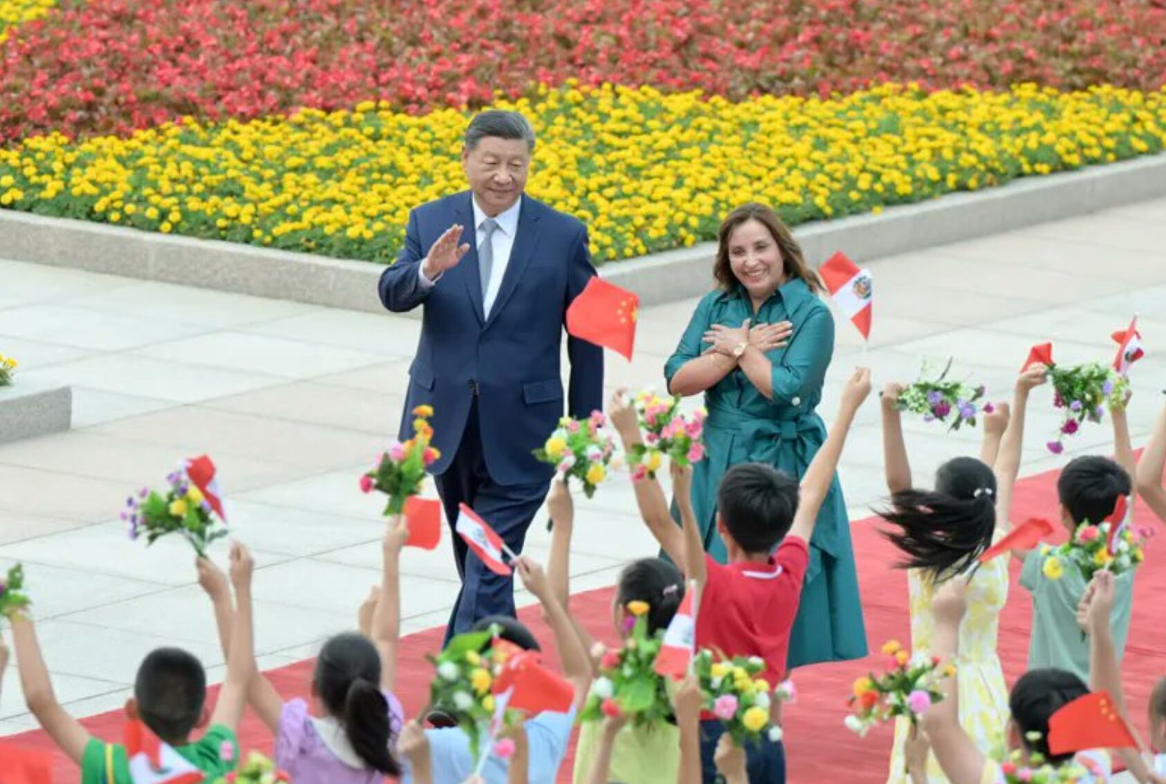 El Presidente de la República Popular China, Xi Jinping, sostuvo una conversación con la Presidenta de la República del Perú, Dina Boluarte, durante su Visita de Estado a China.