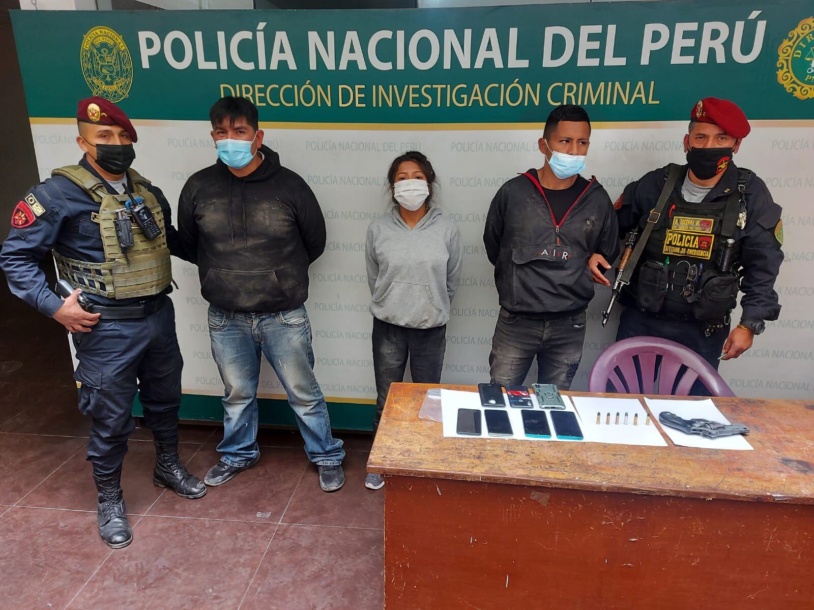 Presuntos integrantes de la banda 'Los atorrantes'.