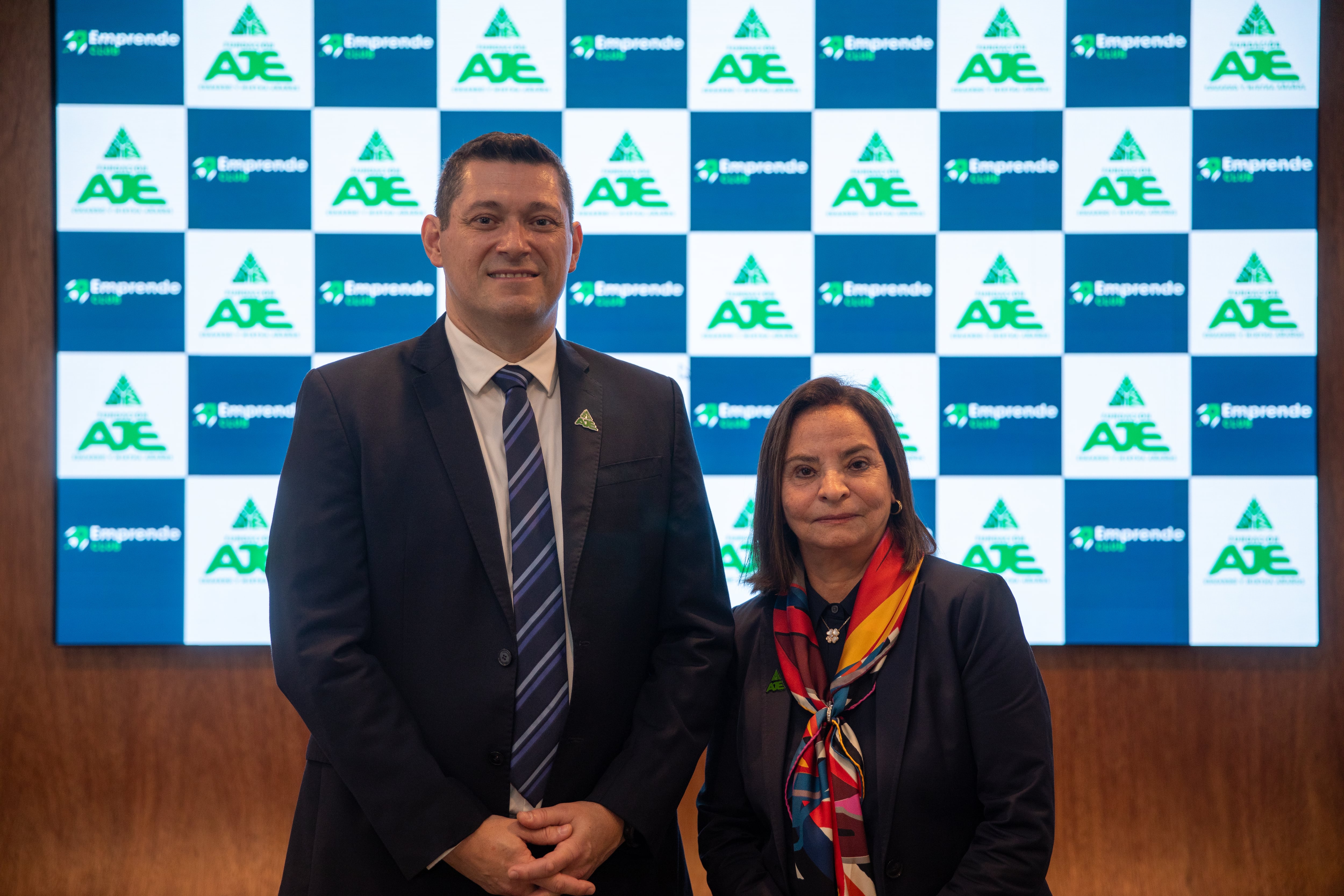 Vicky Añaños y Ricardo Arboccó