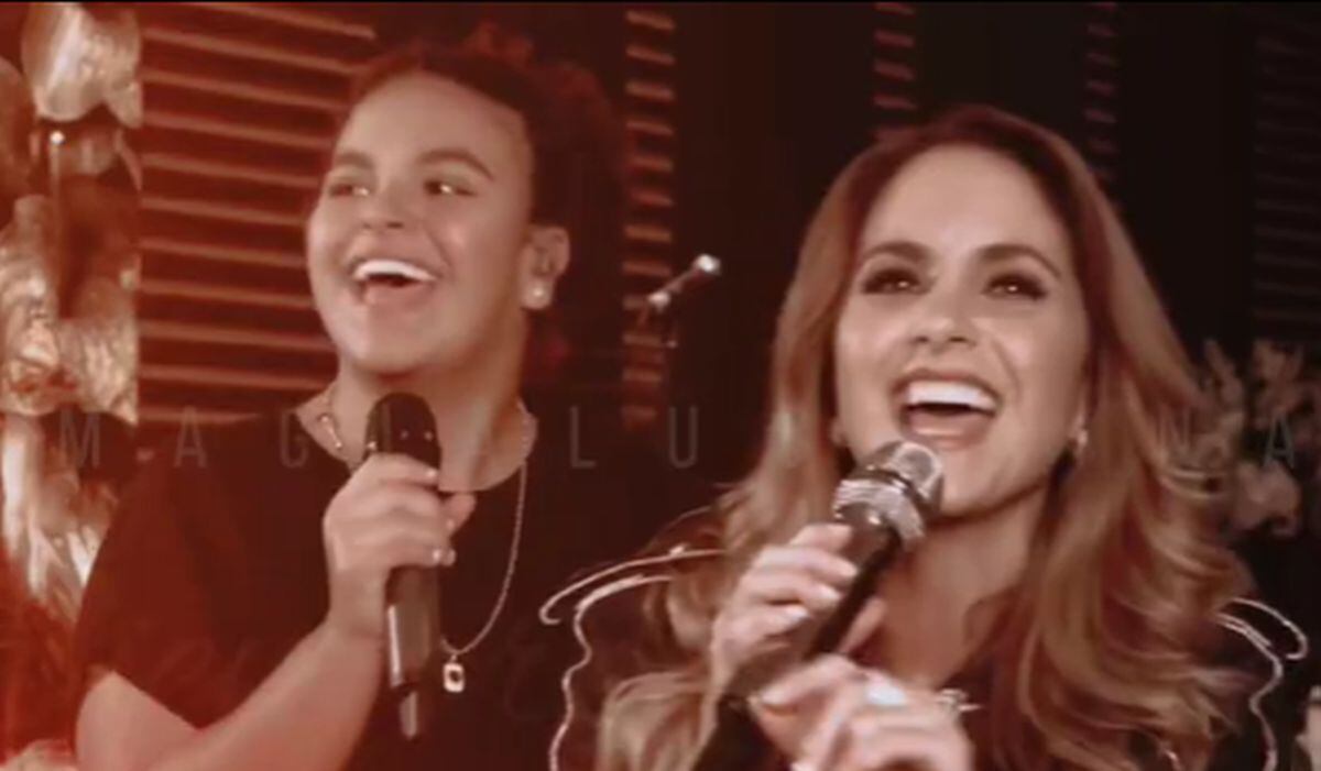 La jovencita entonando temas junto a sus padres. (Foto: Lucero Mijares / Instagram)