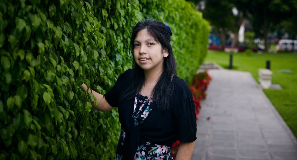 Jovencita con discapacidad es un ejemplo de superación: Brinda clases de matemática