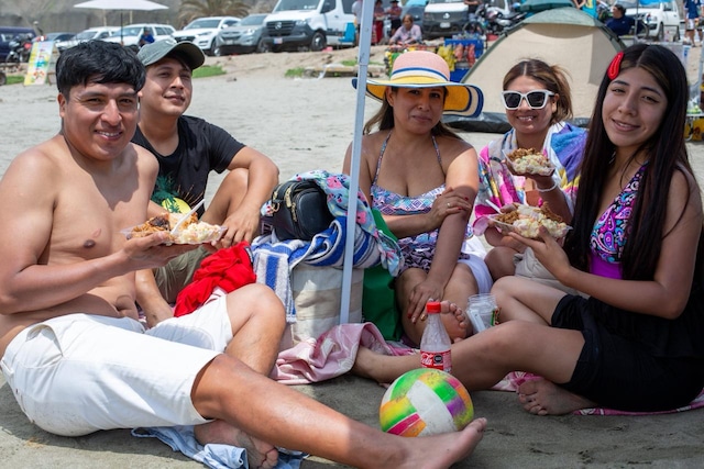 Familias enteras aprovecharon que ya es verano y el día no laborable para disfrutar dl 25 de diciembre en Lima, Perú. (Foto: Fernando Sangama / @photo.gec)
