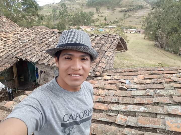 El joven contador Fran Flores (22) fue herido a balazos por dos delincuentes venezolanos que intentaron robarle sus pertenencias.