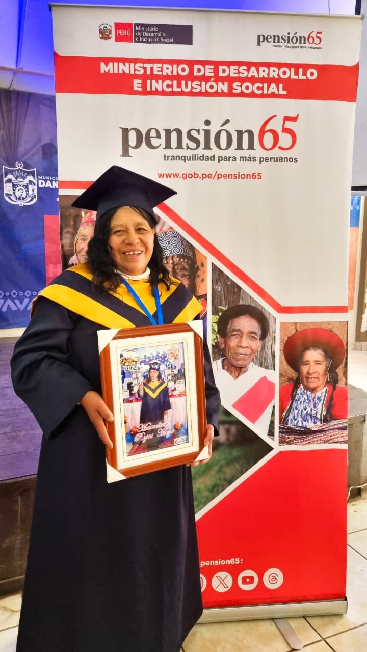 Marcelina Rojas Meza durante su graduación.