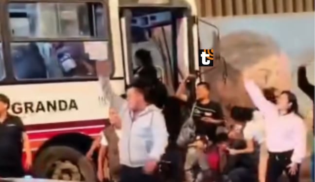 Atacan a chofer del bus de la empresa de transporte 'El Triángulo' en SJM.