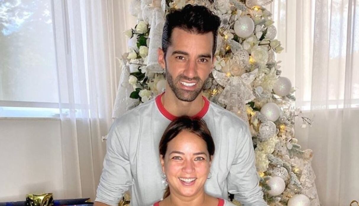 Adamari López es como un ave fénix, pues logró levantarse de las cenizas para luchar por su vida y convertirse en una sobreviviente de cáncer de mama (Foto: Instagram/Toni Costa)