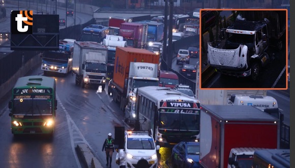 Restringen tránsito a la altura del Puente Santa Rosa por incendio de tráiler