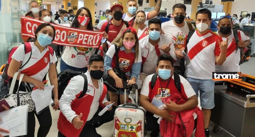 Comunidad de hinchas que fueron al Mundial se organizan y ahora van para Barranquilla a seguir alentando a nuestra selección blanquirroja. (Entrevista: Isabel Medina / Trome)