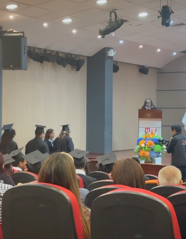 Celebró su graduación escolar.