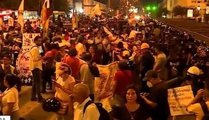 Decenas de ciudadanos salieron a protestar contra Dina Boluarte, por las calles del Centro de Lima