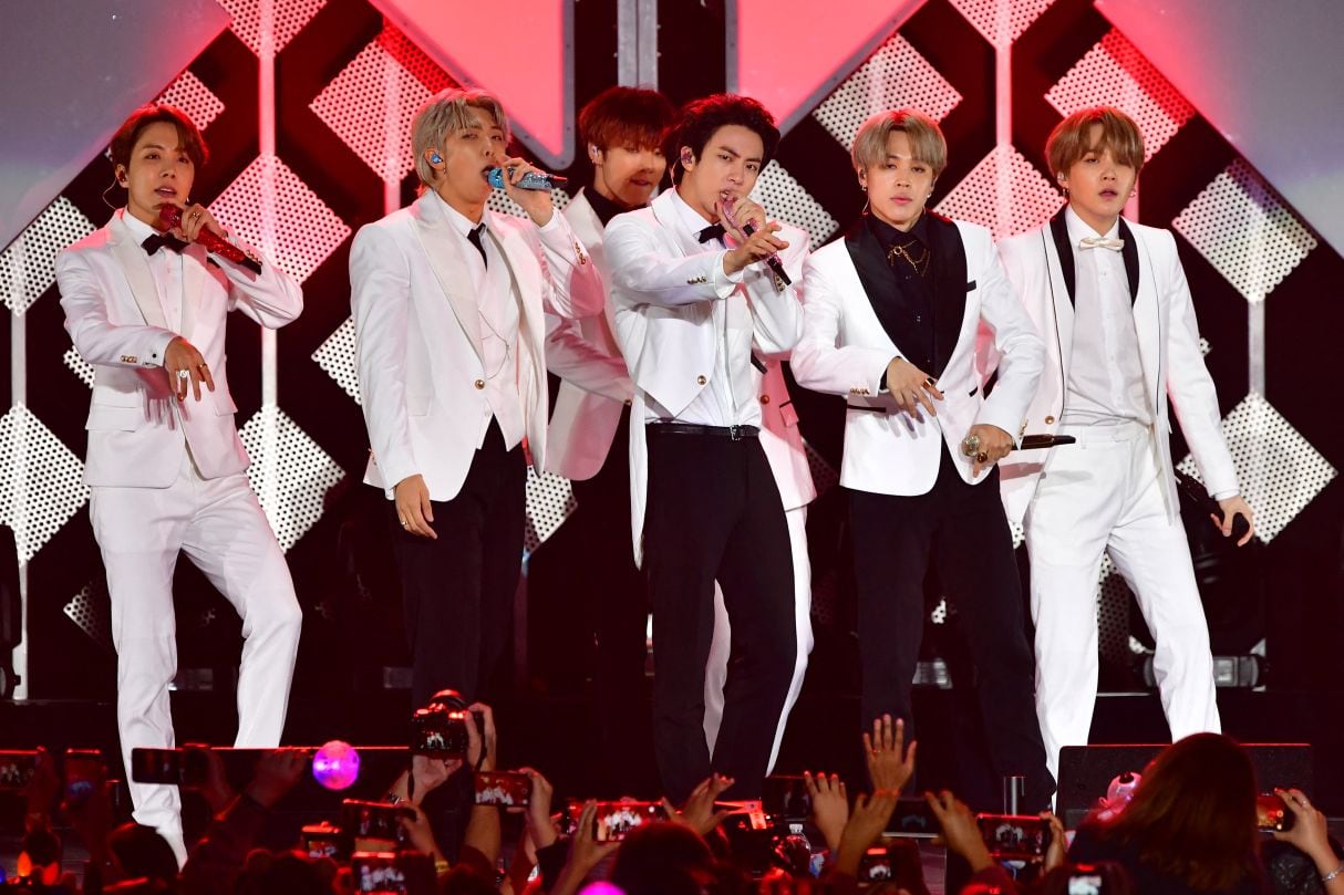 BTS anuncia gira mundial e incluye a Perú con dos conciertos este 2026. (Foto: Frederic J. BROWN / AFP)