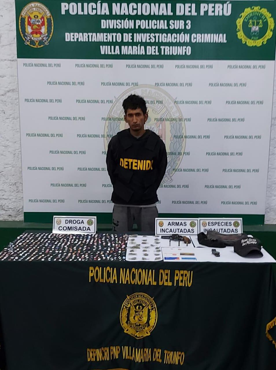 Jairo Luis Ramos Pardo (32), ‘Jairo’, quien se mantuvo oculto durante un año, fue intervenido con droga y un revolver. Se le investiga por cometer el crimen de un joven. (foto: Trome)